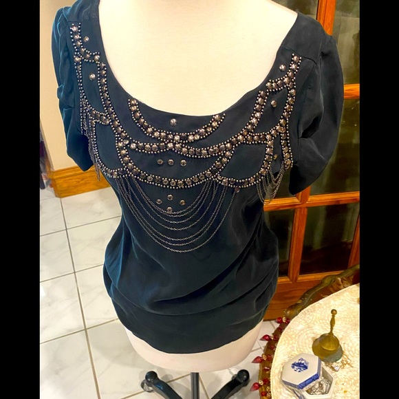 Guess black blouse size S beautiful detail they really chains in front - Picture 2 of 8